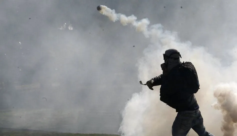 An image of a Chilean protestor during the 2019 estaillido social (social outburst).